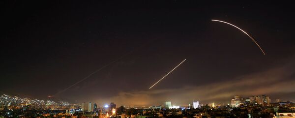 رسانه ها: در نتیجه حمله موشکی به حوالی دمشق سه نظامی کشته شدند - اسپوتنیک ایران  