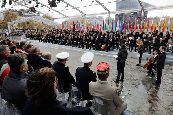 ولادیمیر پوتین در مراسم یادبود کشته شدگان جنگ جهانی در پاریس - اسپوتنیک ایران  