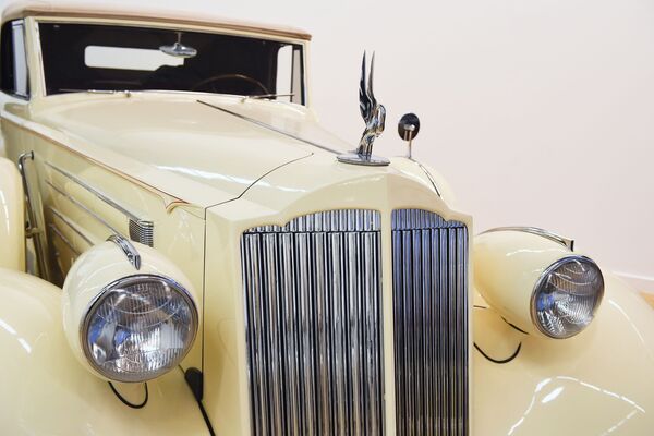 اتومبیل Packard V12 Sedan (1937) در نمایشگاه اتومبیل های کمیاب در مسکو - اسپوتنیک ایران  
