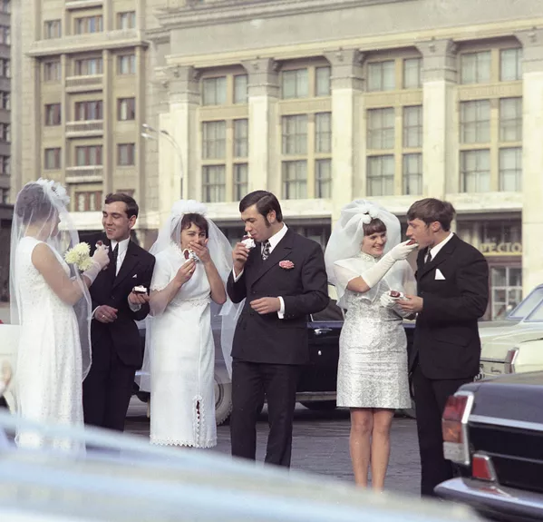 1972 - جوانان شوروی - اسپوتنیک ایران  