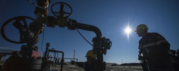 ادامه یافتن سقوط آزاد قیمت نفت در بازارهای جهانی ادامه یافتن سقوط آزاد قیمت نفت در بازارهای جهانی - اسپوتنیک ایران