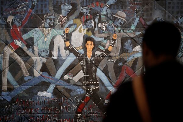 نمایشگاه مايکل جکسون در پاریس - اسپوتنیک ایران  