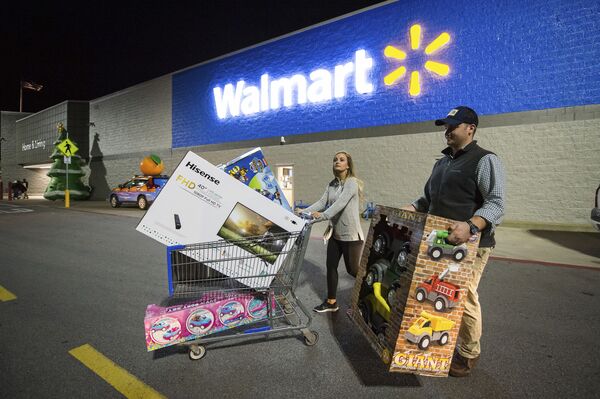 خرید از فروشگاه Walmart  در جمعه سیاه - آمریکا - اسپوتنیک ایران  