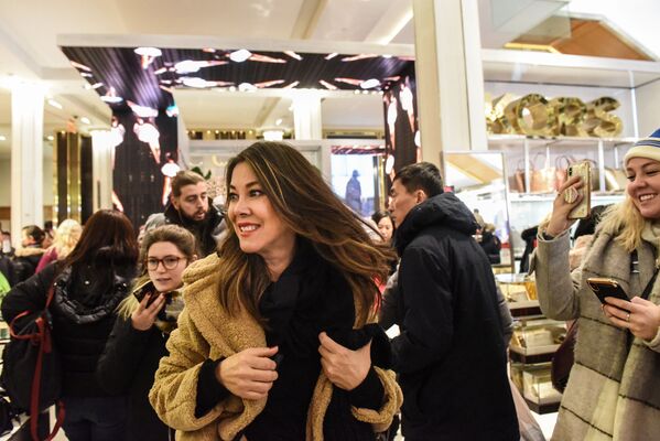 جمعه سیاه در فروشگاه Macy's - نیویورک - اسپوتنیک ایران  