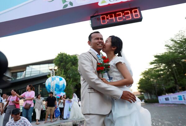 دوی عروسها در تایلند برگزار شد - اسپوتنیک ایران  