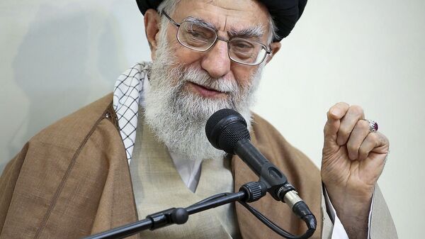 رهبر ایران: در مقابل آمریکا کوتاه نمی‌آییم - اسپوتنیک ایران  