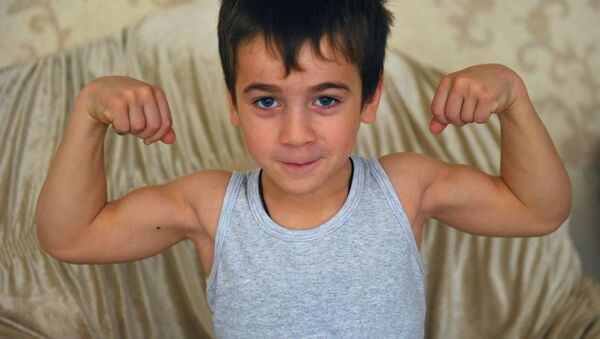 پسربچه ۵ساله چچنی شش رکورد جهانی به نام خود ثبت کرد - اسپوتنیک ایران  