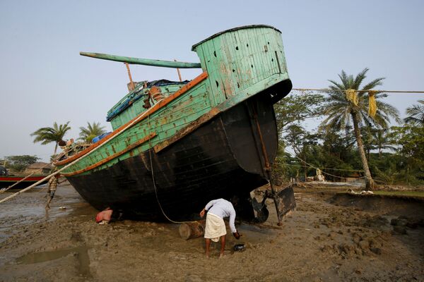 تعمیر قایق در جزیره هندی گورامارا - اسپوتنیک ایران  