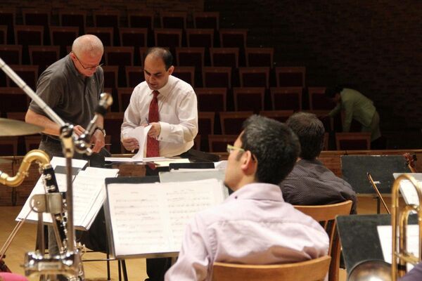 Maestro Mehdi Hosseini with orchestra Maestro Mehdi Hosseini with orchestra - اسپوتنیک ایران