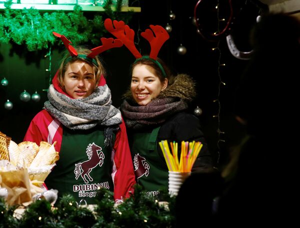 بازار کریسمس در شهر ویلنیوس - لیتوانی - اسپوتنیک ایران  