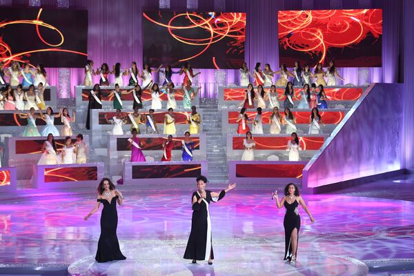 شرکت کنندگان در فینال مسابقه «دوشیزه دنیا ۲۰۱۸» در چین - اسپوتنیک ایران  