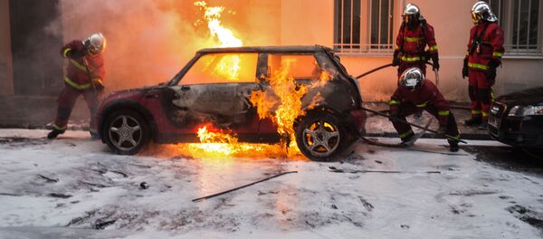 ناآرامی های پاریس که توسط «جلیقه زردها» دامن زده شد ناآرامی های پاریس که توسط «جلیقه زردها» دامن زده شد - اسپوتنیک ایران