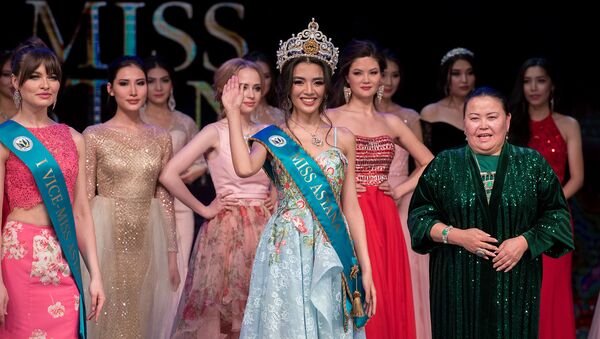 ارکناز صیف الله برنده کنکور «ملکه زیبایی آستانه-2018» در قزاقستان - اسپوتنیک ایران  