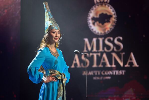 شرکت کننده کنکور «ملکه زیبایی آستانه-2018» در قزاقستان - اسپوتنیک ایران  