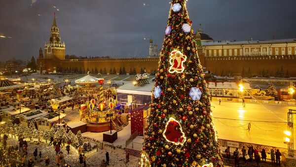 درخت کریسمس با دو میلیون دلار و یورو در روسیه ساخته شد+ عکس - اسپوتنیک ایران  