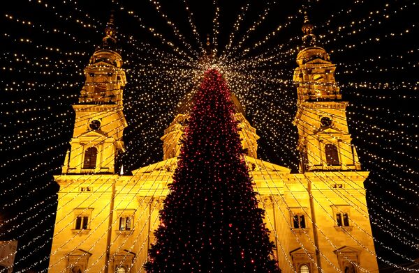 درخت کریسمس در بوداپست - اسپوتنیک ایران  