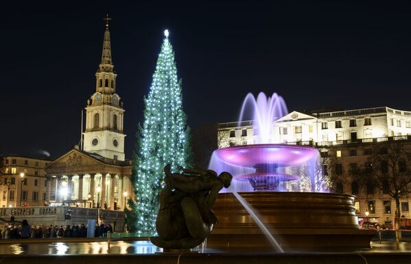 درخت کریسمس در لندن - اسپوتنیک ایران  