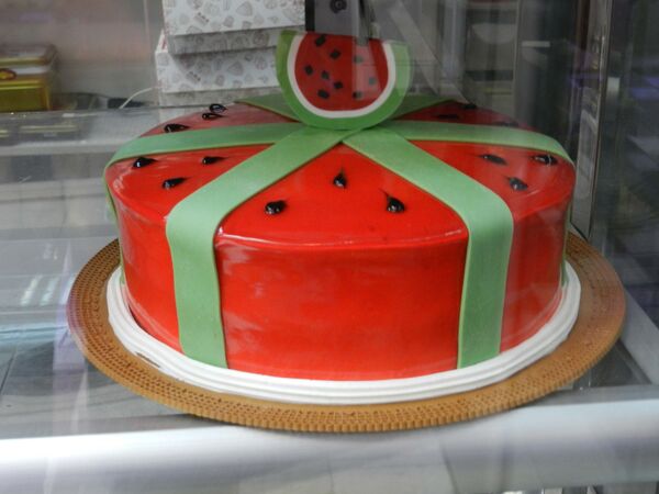 کیک به شکل نماد های یلدا کیک به شکل نماد های یلدا - اسپوتنیک ایران