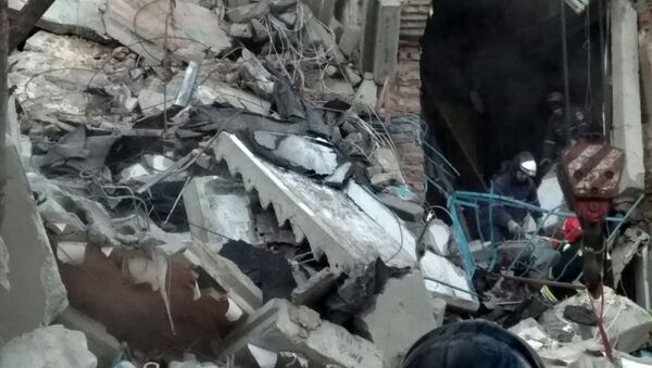 افزایش تعداد قربانیان سقوط ساختمان مسکونی در ماگنیتاگورسک - اسپوتنیک ایران  