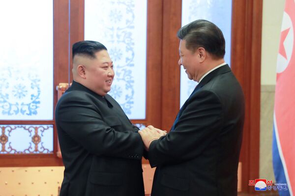 دیدار شی جین پینگ و کیم جونگ اون، رهبران چین و کره شمالی در پکن - اسپوتنیک ایران  