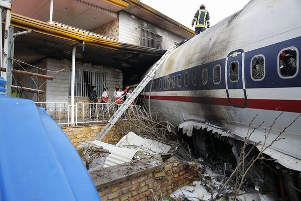 سقوط هواپیمای باری 707 بوئینگ در ایران - اسپوتنیک ایران  