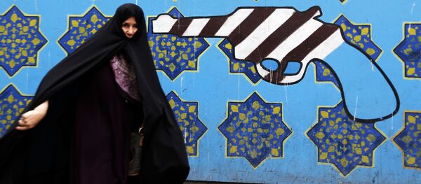 چرا آمریکایی ها نمی توانند کشورهای منطقه را مجاب کنند در تحریم ایران همکاری کنند؟ چرا آمریکایی ها نمی توانند کشورهای منطقه را مجاب کنند در تحریم ایران همکاری کنند؟ - اسپوتنیک ایران