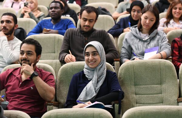دانشجویان خارجی در کلاس درس - اسپوتنیک ایران  