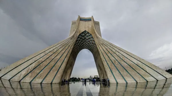 برگزاری همه‌پرسی در ایران برای خروج از برجام