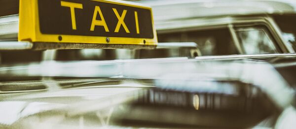 رفت و آمد وزیر گردشگری لبنان با تاکسی  - اسپوتنیک ایران  