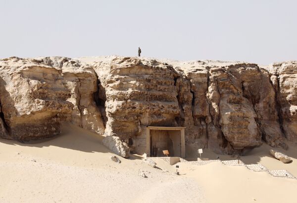 کشف اجساد مومیایی شده در قبرستان باستانی در 340 کیلومتری جنوب قاهره - اسپوتنیک ایران  