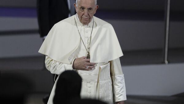 پاپ فرانسیس در پیام عید پاک جنگ در زمان همه گیری را ظالمانه خواند - اسپوتنیک ایران  