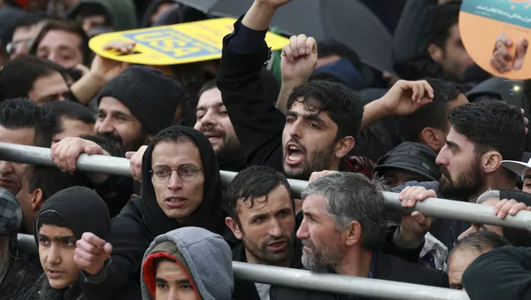 شرایط جدید تردد مشمولان ایرانی مقیم خارج کشور تا سال 1400 شرایط جدید تردد مشمولان ایرانی مقیم خارج کشور تا سال 1400 - اسپوتنیک ایران
