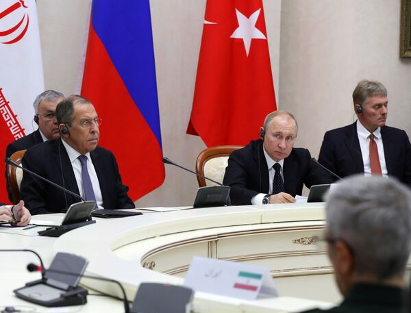 روسای جمهور روسیه، ایران و ترکیه در اجلاس سه جانبه در خصوص حل و فصل بحران سوریه - اسپوتنیک ایران  
