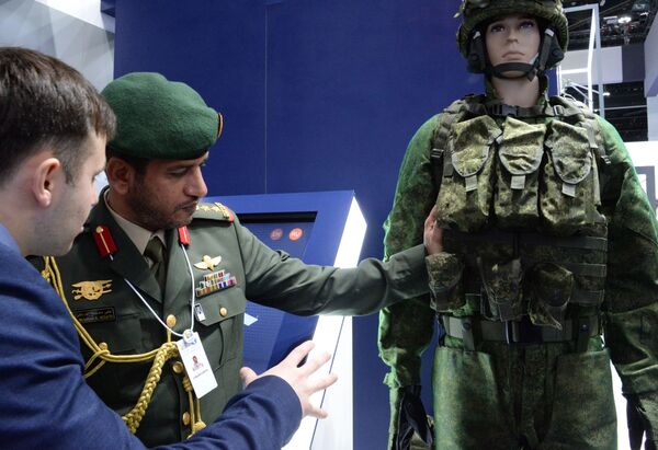 نمایشگاه بین المللی تسلیحات در امارات متجده عربی- یونیفورم «راتنیک» روسیه - اسپوتنیک ایران  