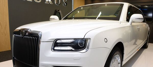 خودروی آئوروس ریاست جمهوری روسیه در نمایشگاه بین المللی تسلیحات در ابوطبی خودروی آئوروس ریاست جمهوری روسیه در نمایشگاه بین المللی تسلیحات در ابوطبی - اسپوتنیک ایران