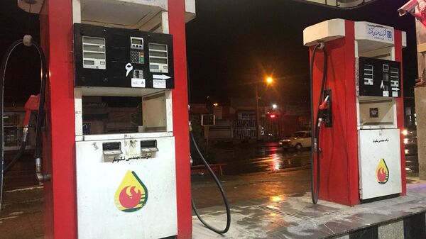 تعویق سهمیه‌بندی بنزین در ایران - اسپوتنیک ایران  