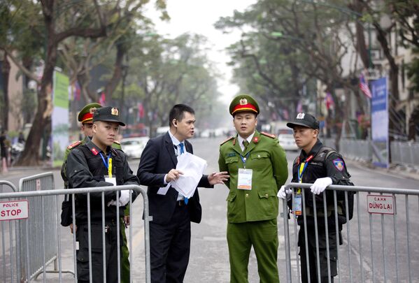 نگهبانان در انتظار بازدید رهبر کره شمالی از ویتنام - اسپوتنیک ایران  