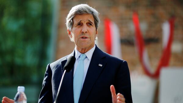U.S. Secretary of State John Kerry delivers a statement on the Iran talks in Vienna, Austria, Sunday, July 5, 2015 - اسپوتنیک ایران  