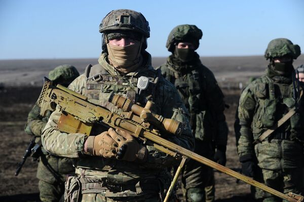 نظامیان روسیه در مسابقه « خارج الکترونیکی» در بخش مبارزه رادیوالکترونیکی در استان روستوف - اسپوتنیک ایران  