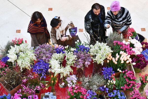 بازار گل در پاساژ پطروف مسکو - اسپوتنیک ایران  