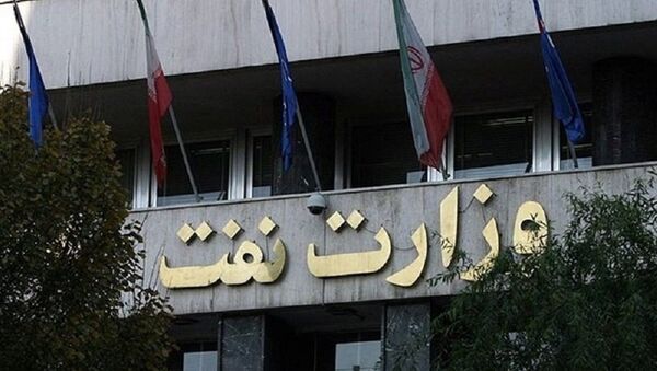وزارت نفت ایران: اظهارات محمود احمدی‌نژاد کذب محض است - اسپوتنیک ایران  