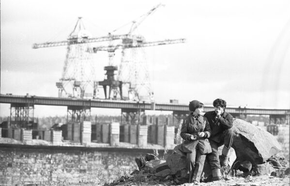 کارگران پس از کار در سال ۱۹۷۴ - اسپوتنیک ایران  