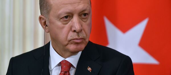 اردوغان نامه ترامپ را به سطل آشغال انداخت اردوغان نامه ترامپ را به سطل آشغال انداخت - اسپوتنیک ایران