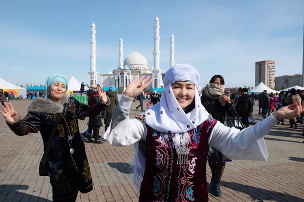 جشن نوروز در شهر آستانه قزاقستان جشن نوروز در شهر آستانه قزاقستان - اسپوتنیک ایران