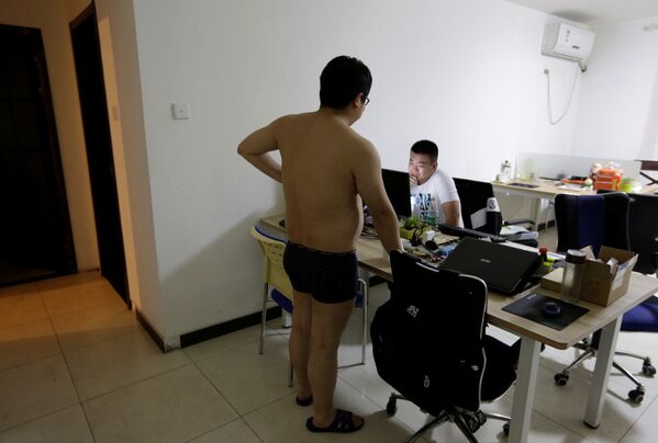 چینی ها بیشتر از دیگر مردم جهان کار می کنند - اسپوتنیک ایران  
