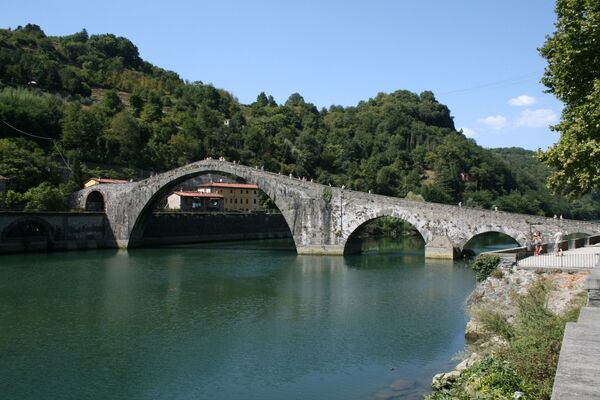پل رودخانه ای ایتالیا -Borgo a Mozzano - اسپوتنیک ایران  