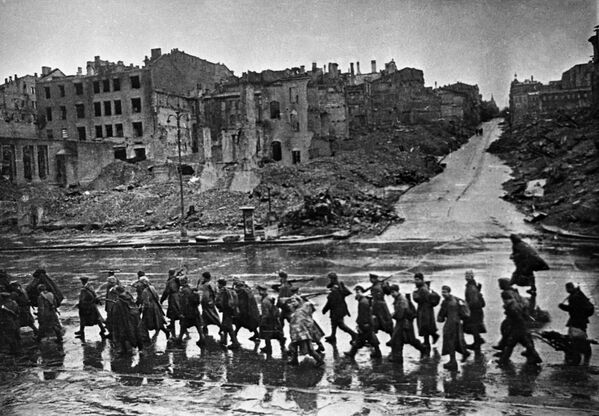 کی یف، 1943 - اسپوتنیک ایران  