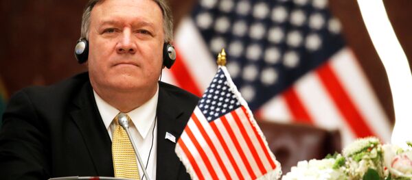 پمپئو : ایران به خاطر تحریم های آمریکا ده ها میلیارد دلار ضرر کرده است پمپئو : ایران به خاطر تحریم های آمریکا ده ها میلیارد دلار ضرر کرده است - اسپوتنیک ایران