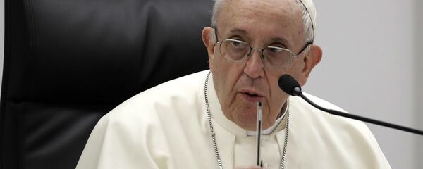 پاپ رم به خاطر صلح پای رهبران سودان جنوبی را بوسید + عکس پاپ رم به خاطر صلح پای رهبران سودان جنوبی را بوسید + عکس - اسپوتنیک ایران