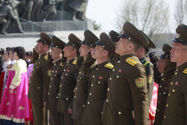 سربازان در جشن تولد کیم ایل سونگ در پیونگ یانگ - اسپوتنیک ایران  